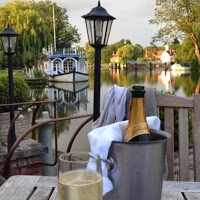 The Swan at Streatley 1078017 Image 7